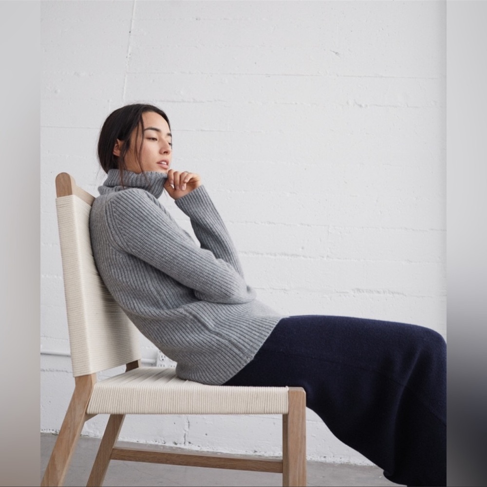 Jenni Kayne Cashmere Turtleneck Pullover Sweater
Heather Grey Size Small - Picture 9 of 9